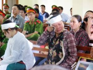 Nhung - Những căn bệnh đang hủy hoại xã hội Việt Nam 07-quc3a1-ph_n-n_-bc3a0-ngc3b4-th_-tuy_t-ch_-c_a-b_-h_i-ki_u-c3b2a-khc3b3c-ngay-t_i-tc3b2a
